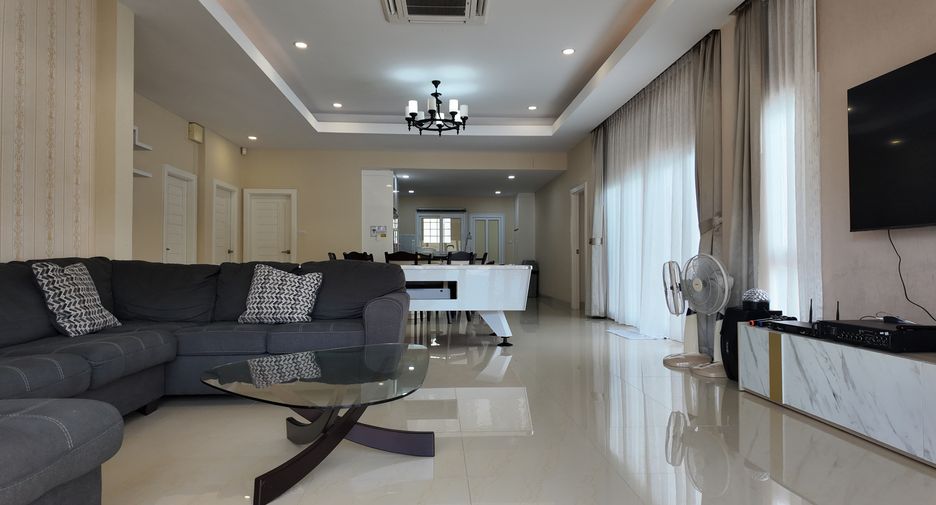 Villa en venta de 4 habitaciones en Huay Yai, Pattaya