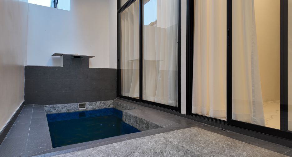 For sale 4 bedrooms villa in East Pattaya, Pattaya