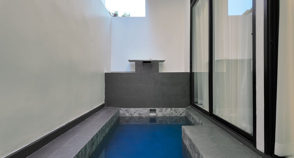 For sale 4 bedrooms villa in East Pattaya, Pattaya