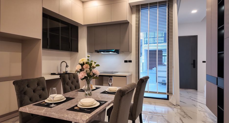 For sale 4 bedrooms villa in East Pattaya, Pattaya