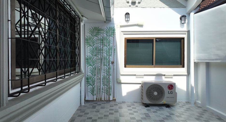 For sale 4 bedrooms villa in East Pattaya, Pattaya
