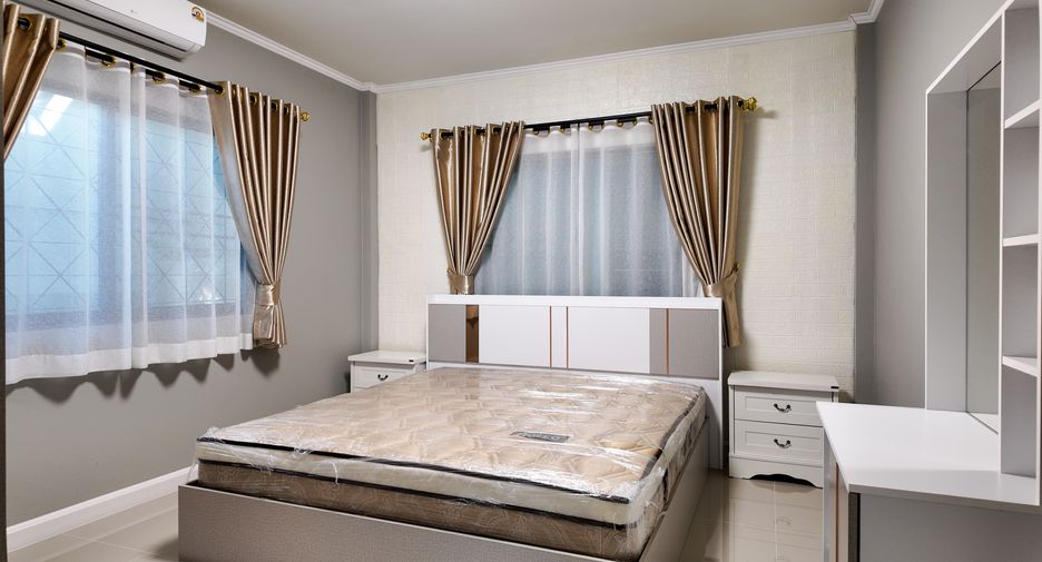 For sale 4 bedrooms villa in East Pattaya, Pattaya