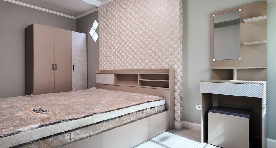 For sale 4 bedrooms villa in East Pattaya, Pattaya