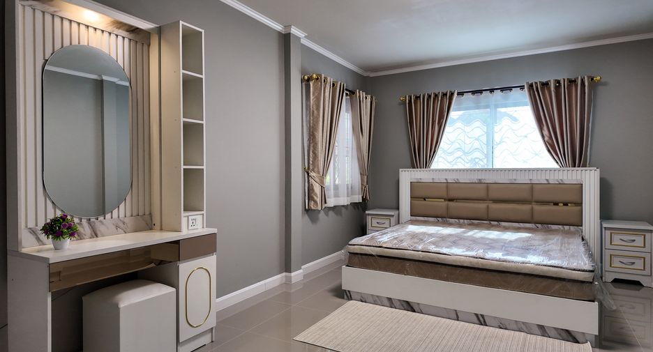 For sale 4 bedrooms villa in East Pattaya, Pattaya