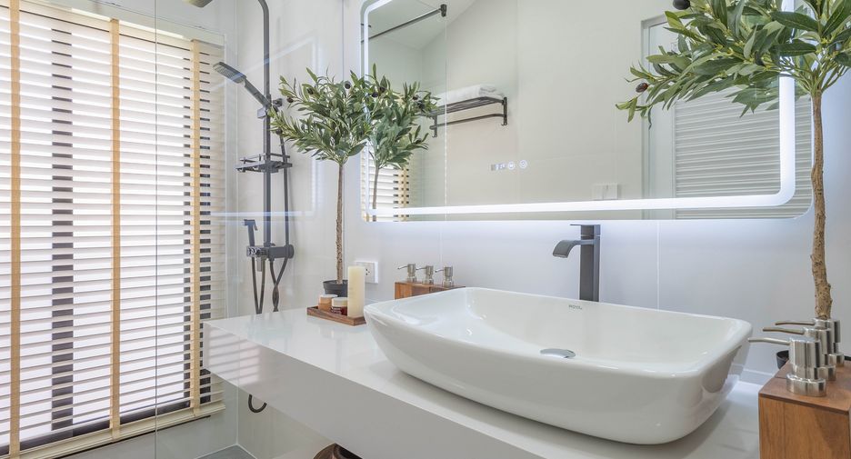 For sale 5 ベッドルーム villa in Bang Lamung, Chonburi