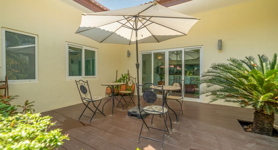 À vendre 5 chambres villa à Huay Yai, Pattaya