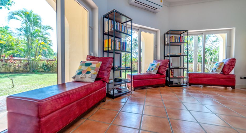 À vendre 5 chambres villa à Huay Yai, Pattaya