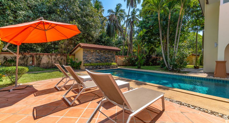 À vendre 5 chambres villa à Huay Yai, Pattaya