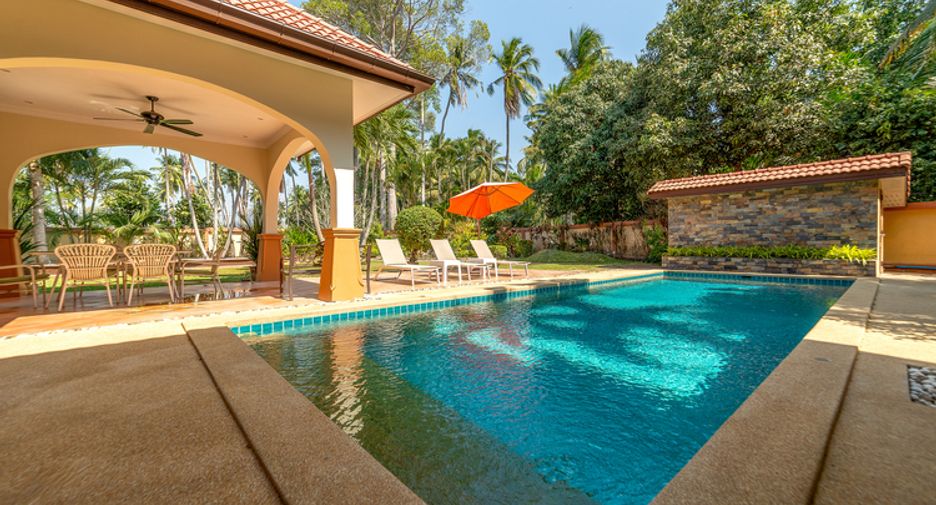 À vendre 5 chambres villa à Huay Yai, Pattaya