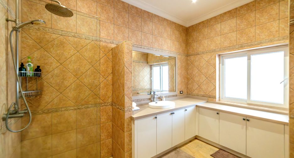 À vendre 5 chambres villa à Huay Yai, Pattaya
