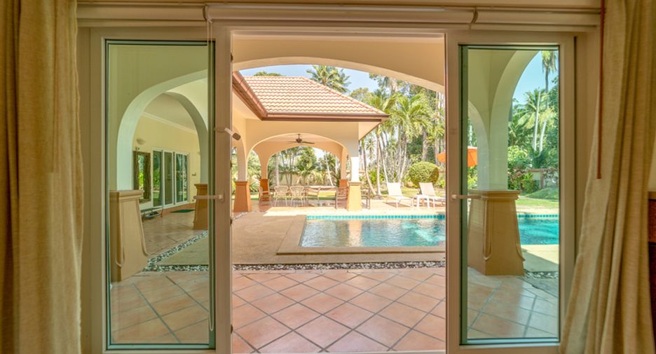 À vendre 5 chambres villa à Huay Yai, Pattaya