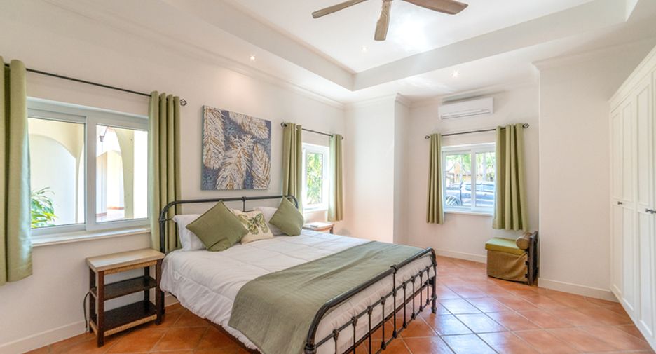 À vendre 5 chambres villa à Huay Yai, Pattaya