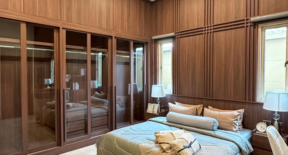 For sale 4 bedrooms villa in East Pattaya, Pattaya