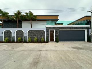Villa en venta de 4 habitaciones en Bang Lamung, Chonburi