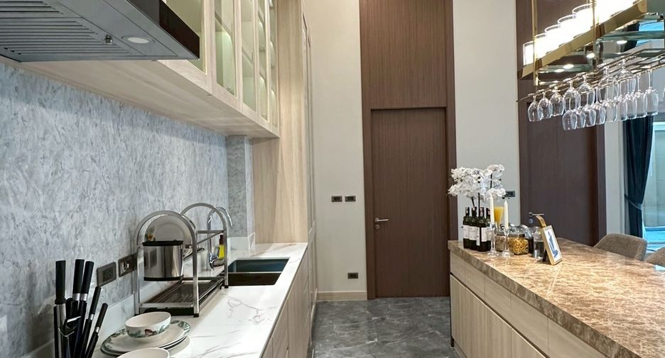 For sale 4 bedrooms villa in East Pattaya, Pattaya