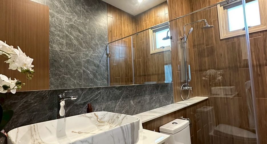 For sale 4 bedrooms villa in East Pattaya, Pattaya