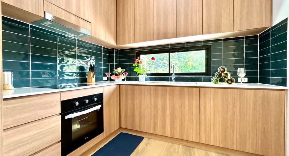 À vendre 4 chambres villa à Huay Yai, Pattaya