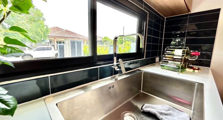 À vendre 4 chambres villa à Huay Yai, Pattaya