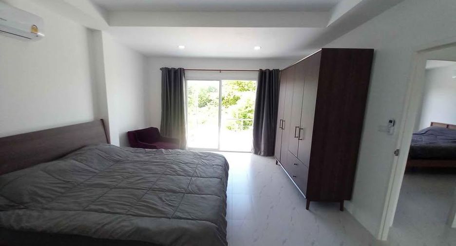 For sale 4 bedrooms villa in Sattahip, Chonburi