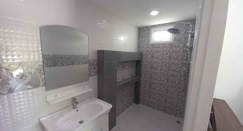 For sale 4 bedrooms villa in Sattahip, Chonburi