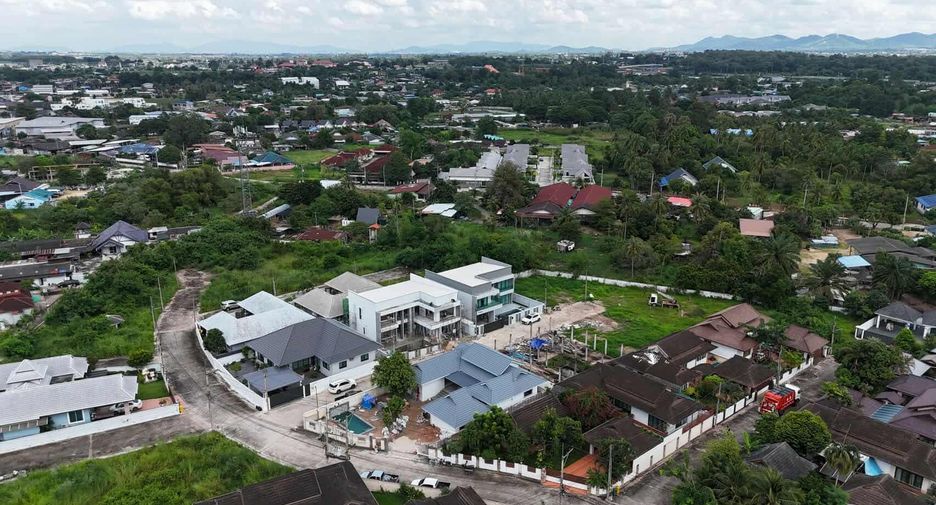 For sale 6 bedrooms villa in East Pattaya, Pattaya