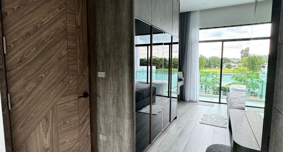 Villa en venta de 4 habitaciones en Bang Lamung, Chonburi