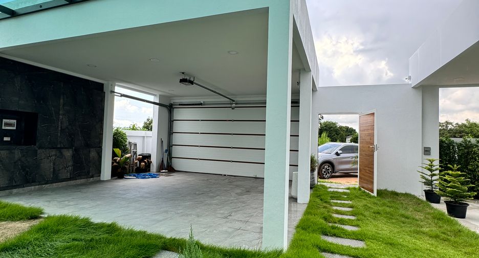 À vendre 4 chambres villa à Bang Lamung, Chonburi