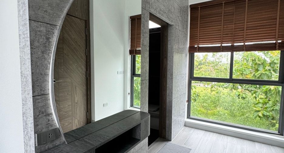Villa en venta de 4 habitaciones en Bang Lamung, Chonburi