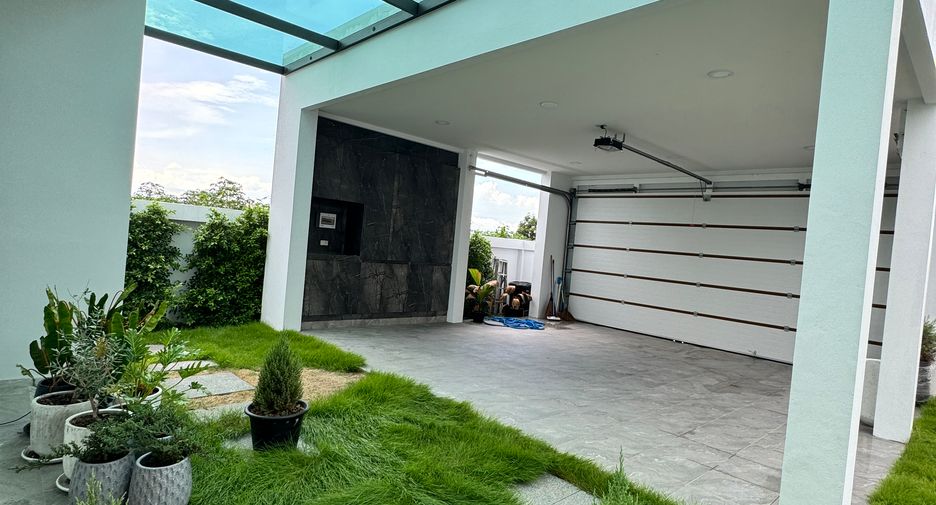 Villa en venta de 4 habitaciones en Bang Lamung, Chonburi