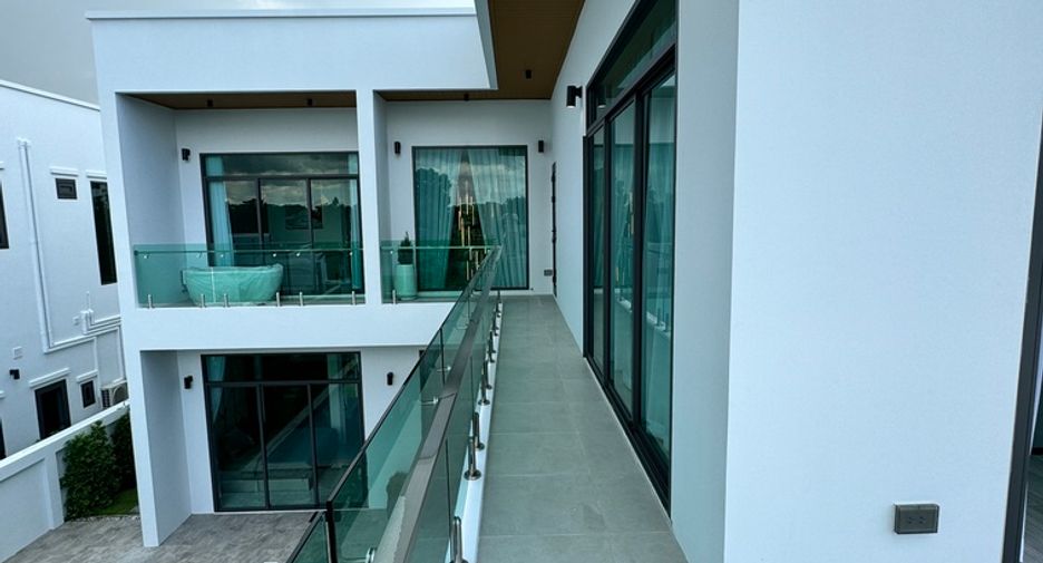 Villa en venta de 4 habitaciones en Bang Lamung, Chonburi