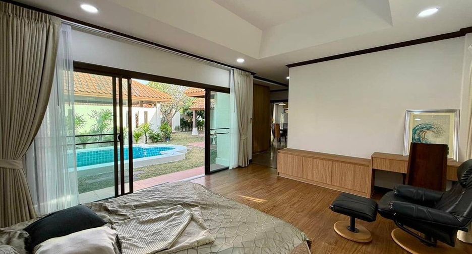 For sale 3 bedrooms house in Sattahip, Chonburi