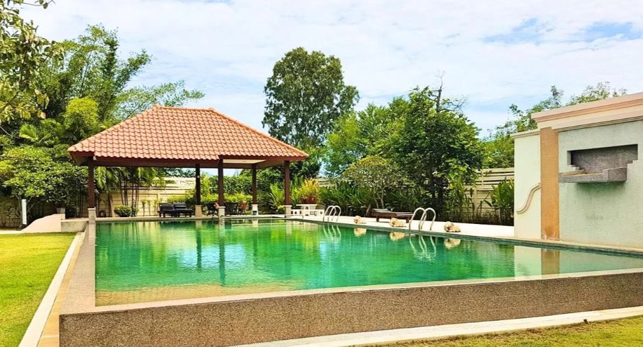 For sale 3 bedrooms house in Sattahip, Chonburi