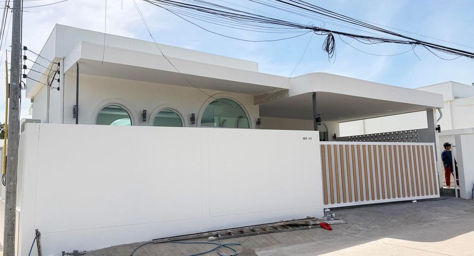 For sale 5 bedrooms villa in East Pattaya, Pattaya