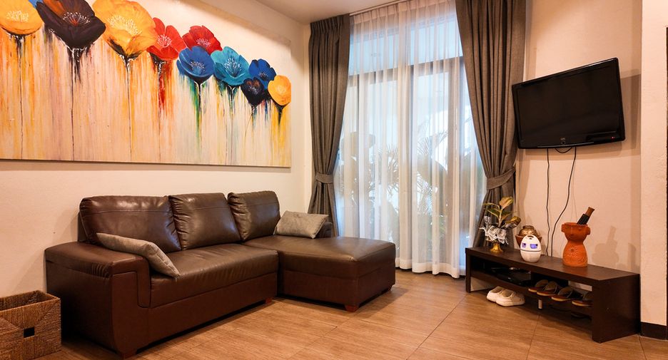 Casa adosada en venta de 3 habitaciones en Bang Lamung, Chonburi