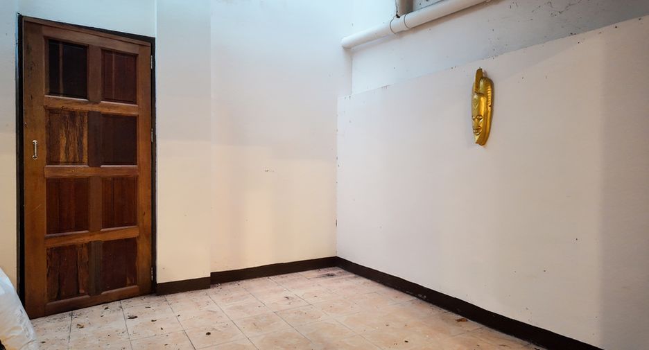 Casa adosada en venta de 3 habitaciones en Bang Lamung, Chonburi