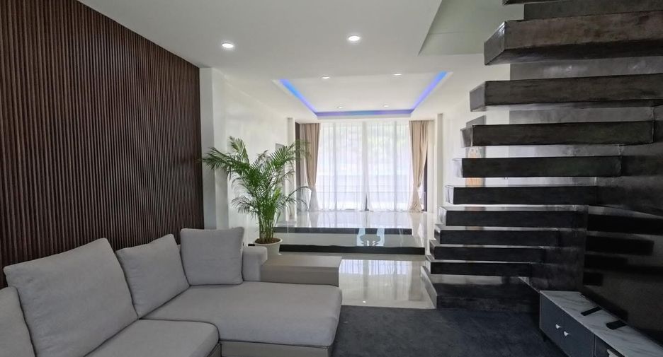 For sale 5 bedrooms villa in Mueang Phuket, Phuket