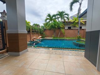 For sale 2 ベッドルーム villa in Bang Lamung, Chonburi