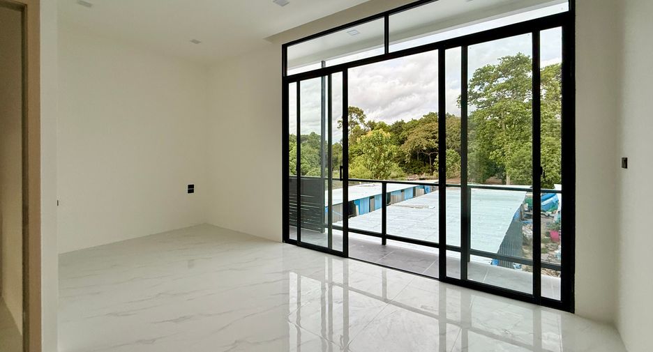 For sale 4 bedrooms villa in Bang Lamung, Chonburi