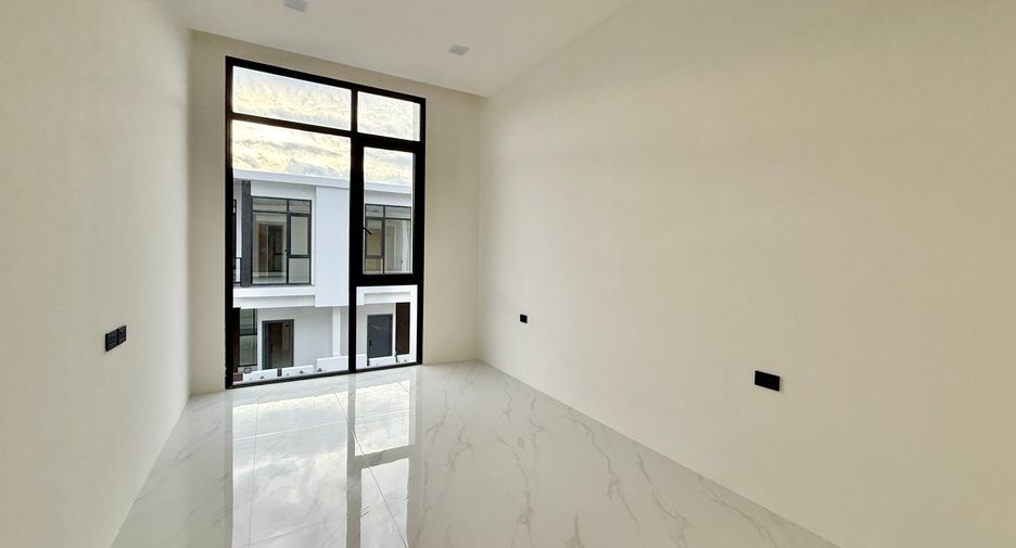 For sale 4 bedrooms villa in Bang Lamung, Chonburi