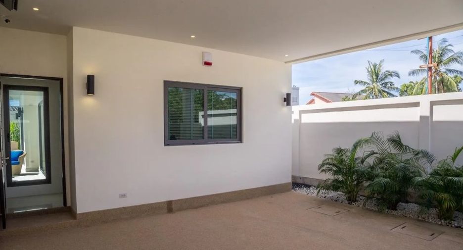 For sale 3 bedrooms villa in Mueang Phuket, Phuket