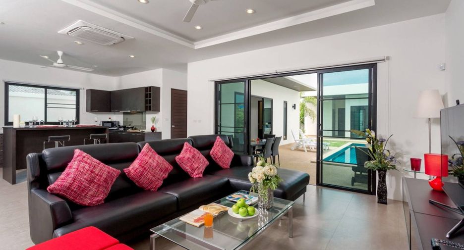 For sale 3 bedrooms villa in Mueang Phuket, Phuket