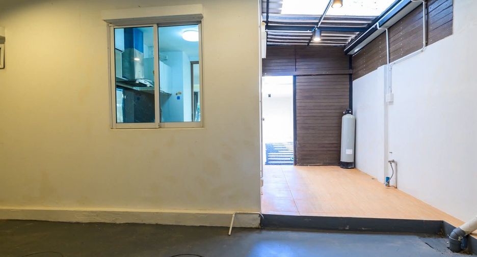 For sale 2 bedrooms house in East Pattaya, Pattaya