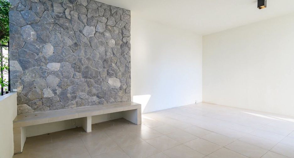 For sale 2 bedrooms house in East Pattaya, Pattaya