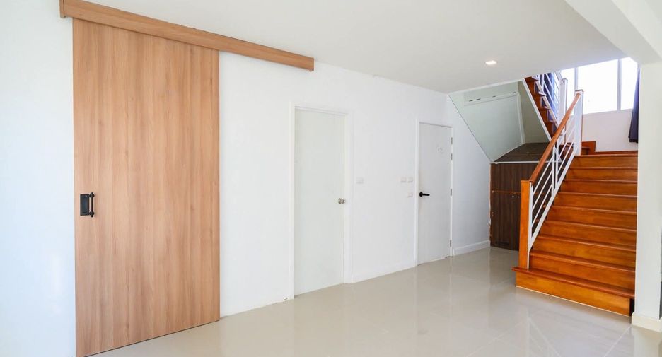 For sale 2 bedrooms house in East Pattaya, Pattaya