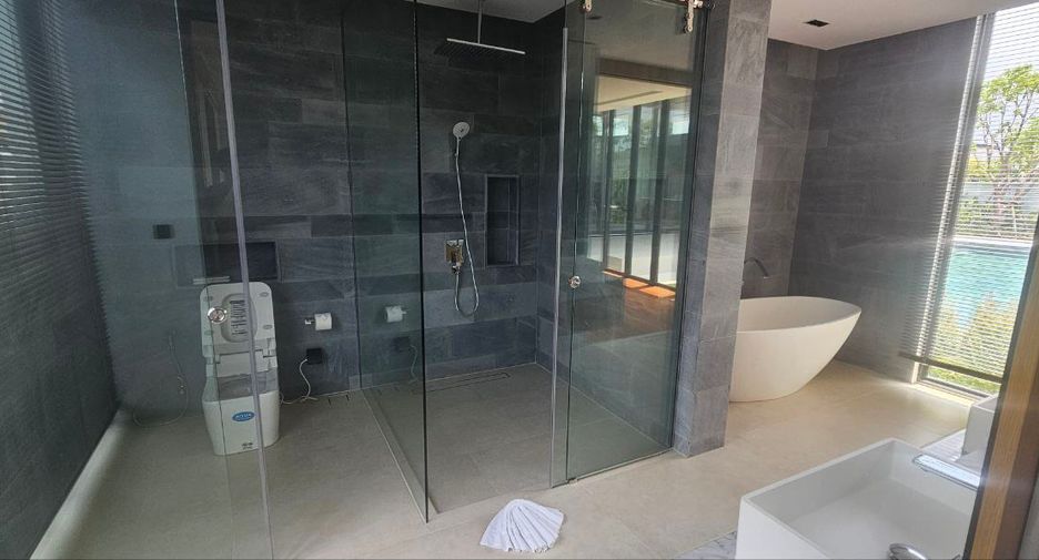 For sale 4 bedrooms villa in Thalang, Phuket
