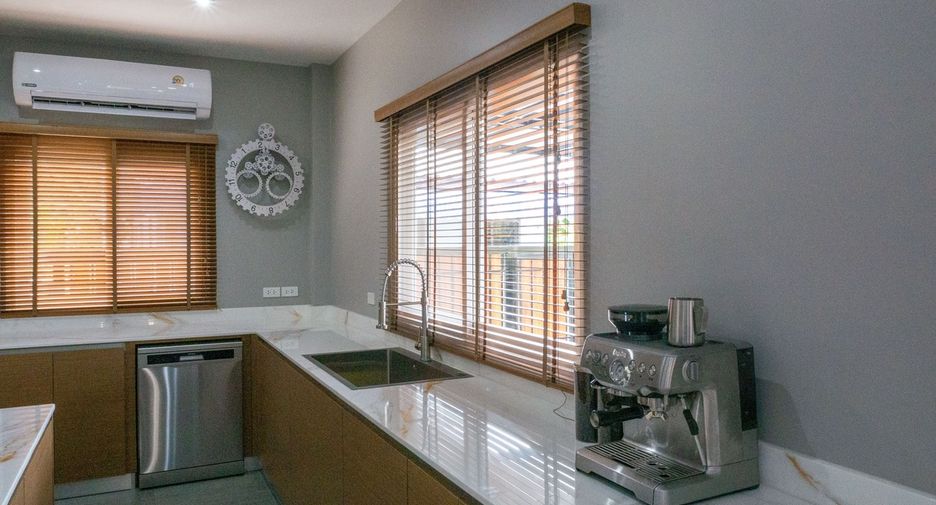 For sale 4 bedrooms house in Mueang Phuket, Phuket