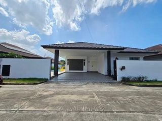 À vendre 3 chambres villa à Bang Lamung, Chonburi
