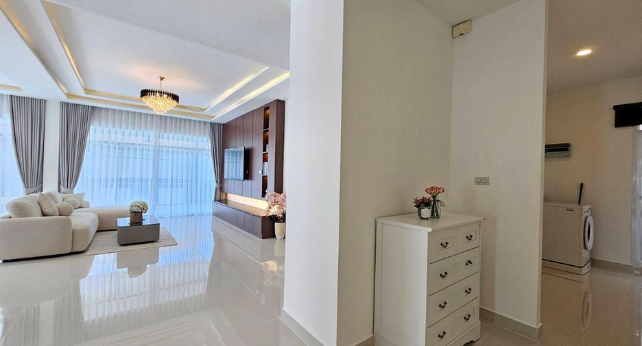 For sale 3 bedrooms villa in East Pattaya, Pattaya