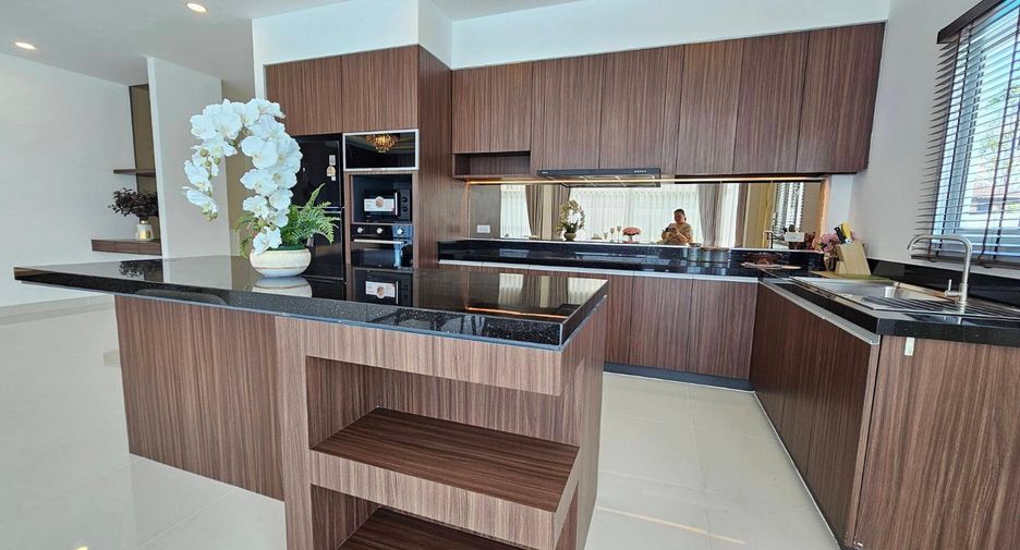 For sale 3 bedrooms villa in East Pattaya, Pattaya