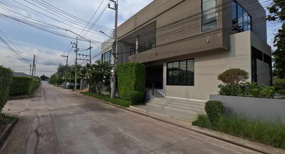 For sale 3 bedrooms villa in East Pattaya, Pattaya